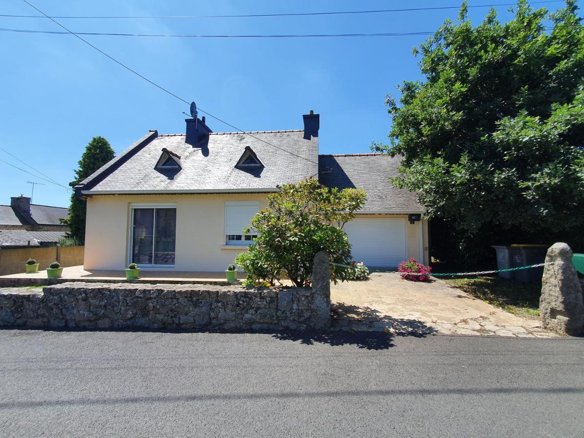 Gite Locmousteru Exterior photo